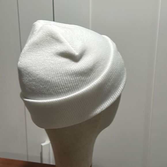 Brand New!! AC/DC Back in Black beanie - Picture 4 of 5